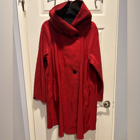 Mycra Pac Black/Red Donatella Reversible Hooded Jacket - Picture 6 of 8